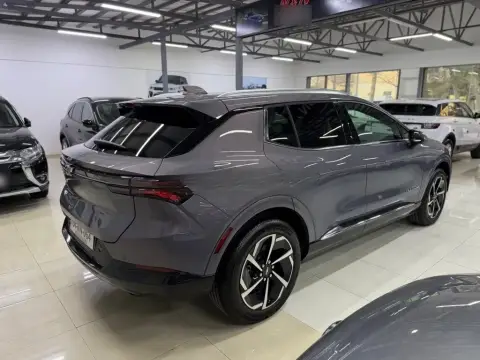 Chevrolet Equinox EV 2025 — миниатюра 7