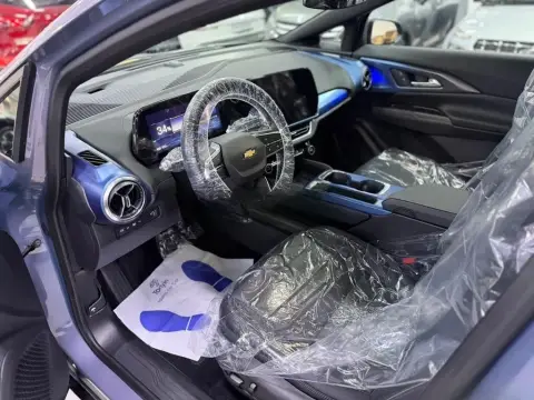 Chevrolet Equinox EV 2025 — миниатюра 8