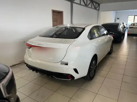 Kia K3 2025 — миниатюра 3