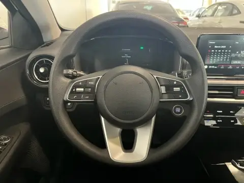 Kia K3 2025 — миниатюра 4