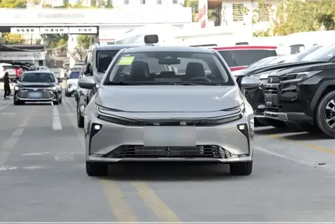 Toyota Corolla 2026 — миниатюра 2