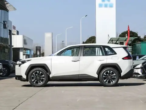 Toyota RAV4 2026 — миниатюра 4
