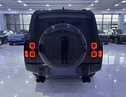 Land Rover Defender 2025 — миниатюра 8