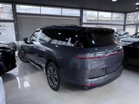 Lynk & Co 900 2025 — миниатюра 8