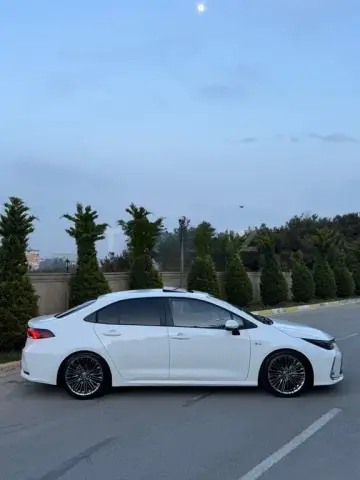 Toyota Corolla 2025 — миниатюра 9