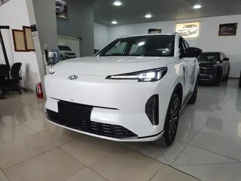 Changan Qiyuan Q05 2025 — миниатюра 5
