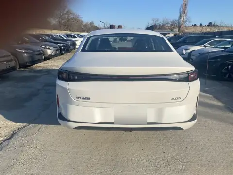 Changan Qiyuan A05 2025 — миниатюра 2