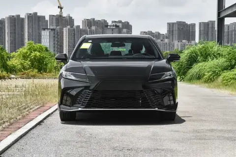 Toyota Camry 2026 — миниатюра 2
