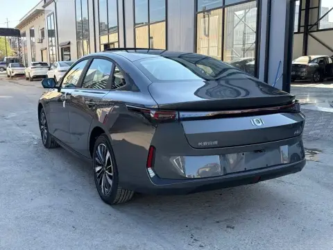 Changan Qiyuan A05 2025 — миниатюра 7
