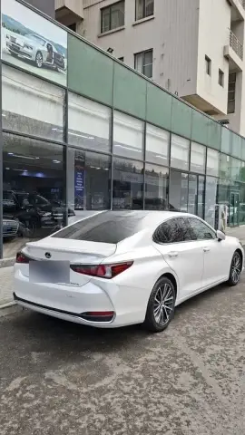 Lexus ES 300h 2025 — миниатюра 3