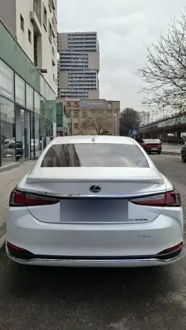 Lexus ES 300h 2025 — миниатюра 4