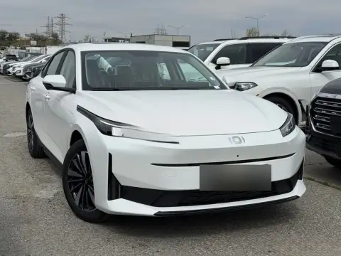 Changan Qiyuan A05 2025 — миниатюра 2