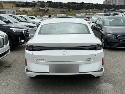 Changan Qiyuan A05 2025 — миниатюра 8