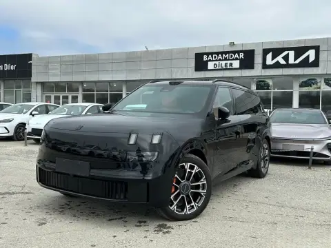 Lynk & Co 900 2025