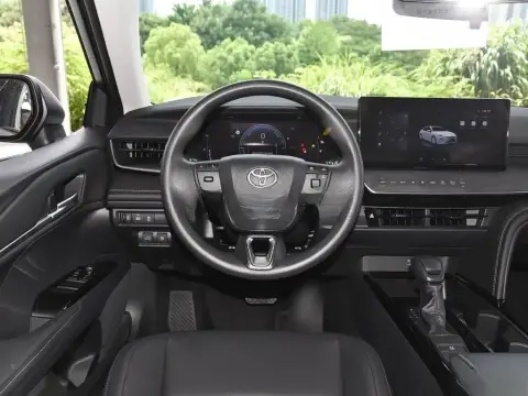 Toyota Camry 2026 — миниатюра 9