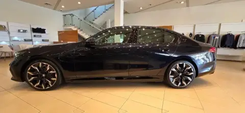 BMW 530e 2025 — миниатюра 8