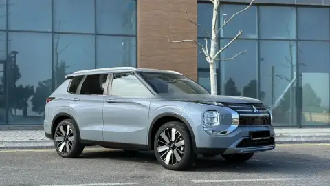 Mitsubishi Outlander 2025
