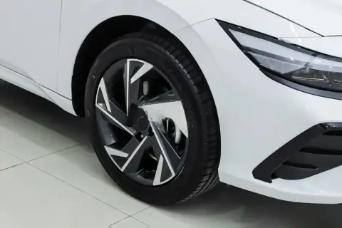 Hyundai Elantra 2026 — миниатюра 8