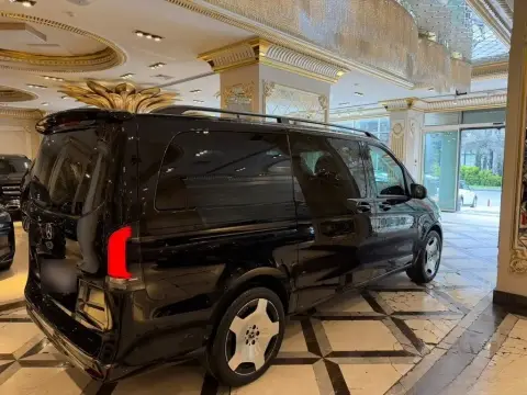 Mercedes-Benz V 300 2025 — миниатюра 7