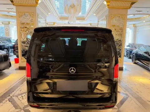Mercedes-Benz V 300 2025 — миниатюра 8
