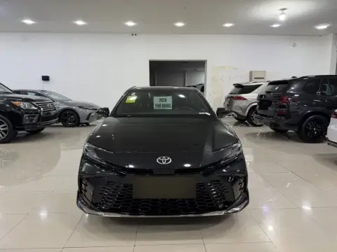 Toyota Camry 2026 — миниатюра 1