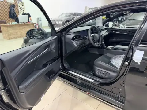 Toyota Camry 2026 — миниатюра 8