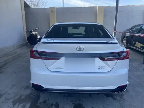 Toyota Camry 2026 — миниатюра 2