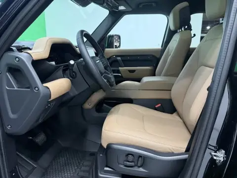 Land Rover Defender 2025 — миниатюра 7