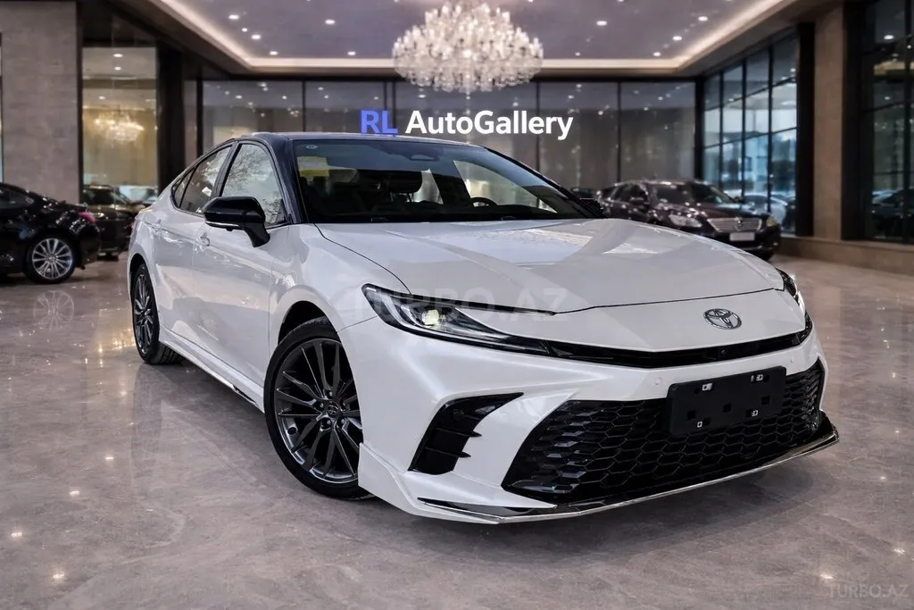 Toyota Camry 2025 — фото 1 из 10