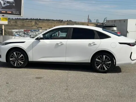 Changan Qiyuan A05 2025 — миниатюра 4