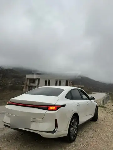 Changan Qiyuan A05 2025 — миниатюра 2