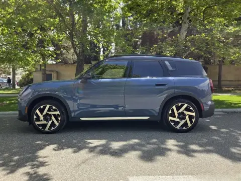 Mini Countryman 2025 — миниатюра 2