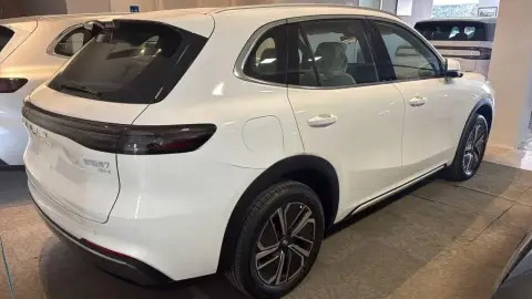 Geely Galaxy Starship 7 2025 — миниатюра 6