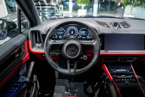 Porsche Cayenne 2025 — миниатюра 9