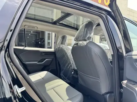 Toyota RAV4 2026 — миниатюра 8