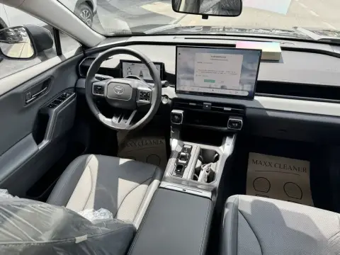 Toyota RAV4 2026 — миниатюра 9