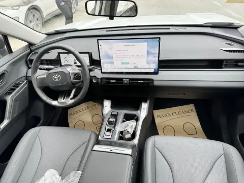 Toyota RAV4 2026 — миниатюра 8