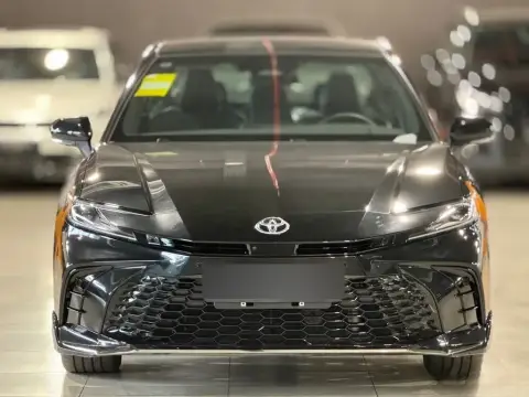 Toyota Camry 2025 — миниатюра 2