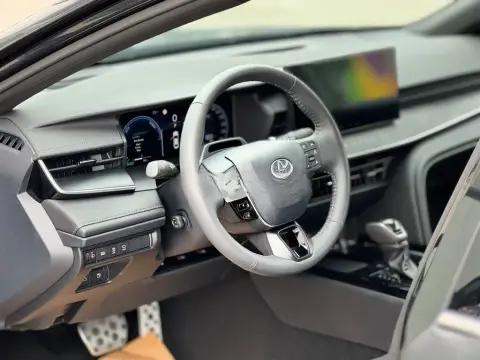 Toyota Camry 2025 — миниатюра 7