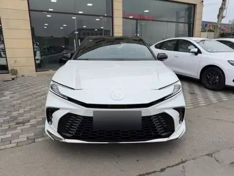 Toyota Camry 2026 — миниатюра 1
