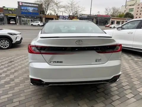 Toyota Camry 2026 — миниатюра 2