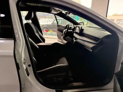 Toyota Camry 2025 — миниатюра 9