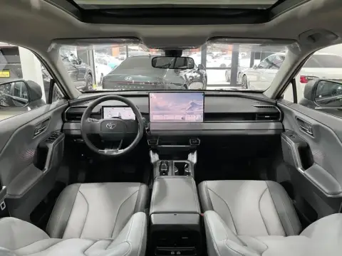Toyota RAV4 2026 — миниатюра 7