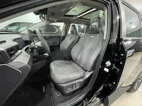 Toyota RAV4 2026 — миниатюра 9