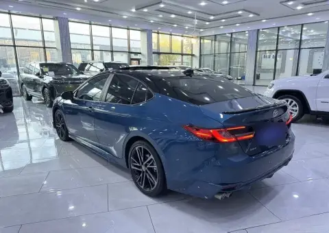Toyota Camry 2025 — миниатюра 6
