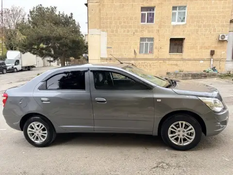 Chevrolet Cobalt 2025 — миниатюра 4