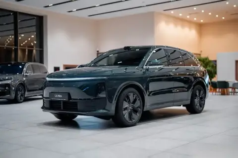 Li Auto L6 2025 — миниатюра 2