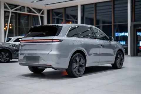 Li Auto L6 2025 — миниатюра 2