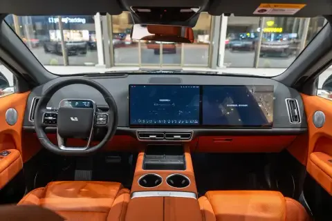 Li Auto L6 2025 — миниатюра 9