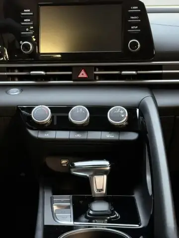 Hyundai Elantra 2026 — миниатюра 8